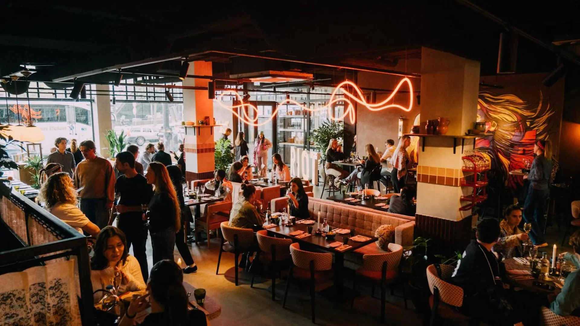 Conscious Hotel The Tire Station Amsterdam