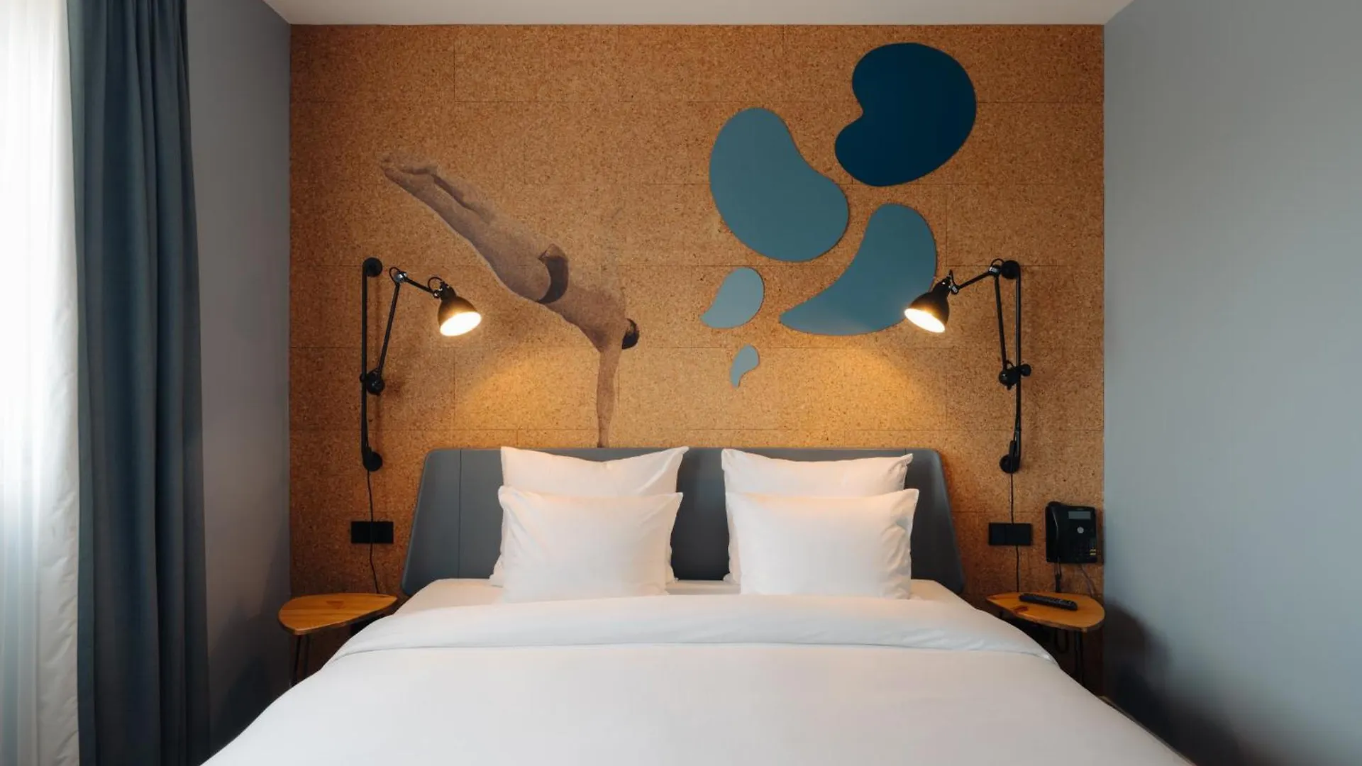 Conscious Hotel The Tire Station Амстердам