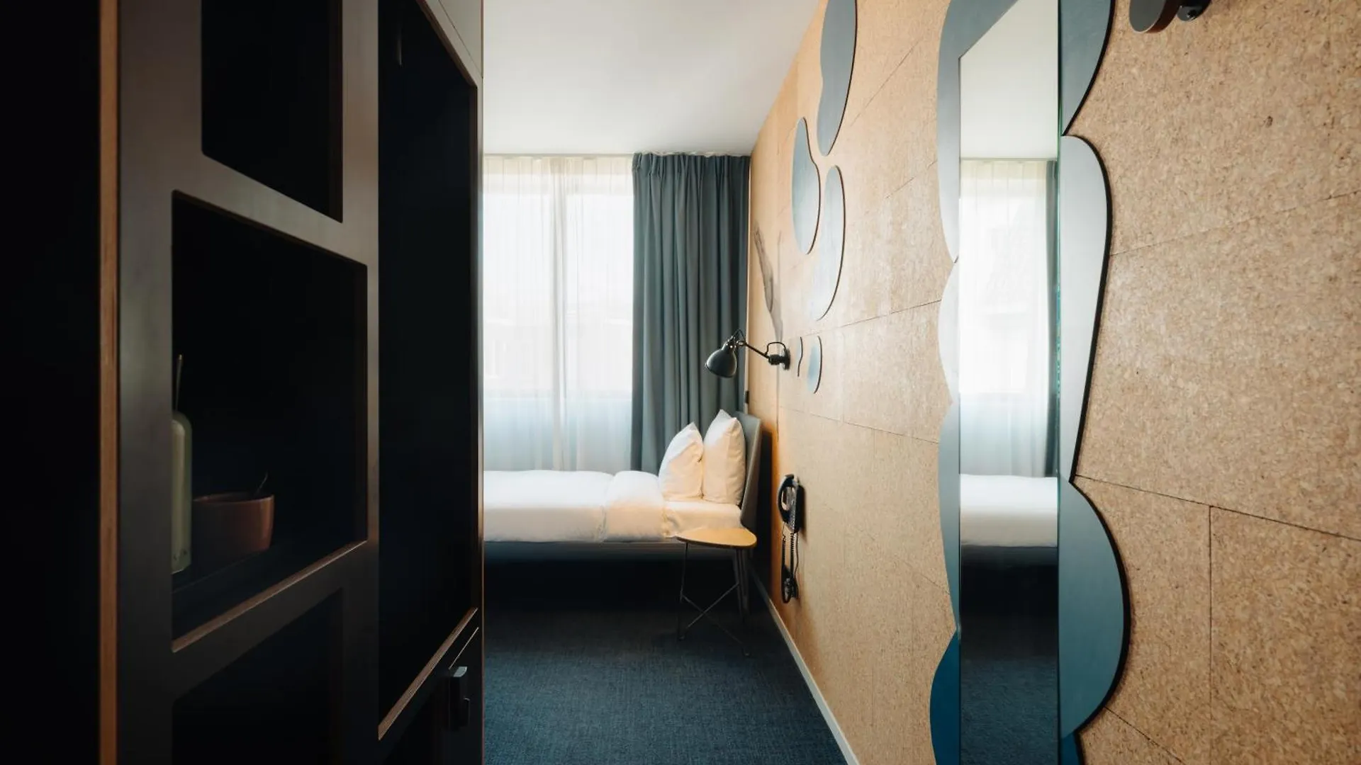 Conscious Hotel The Tire Station Амстердам