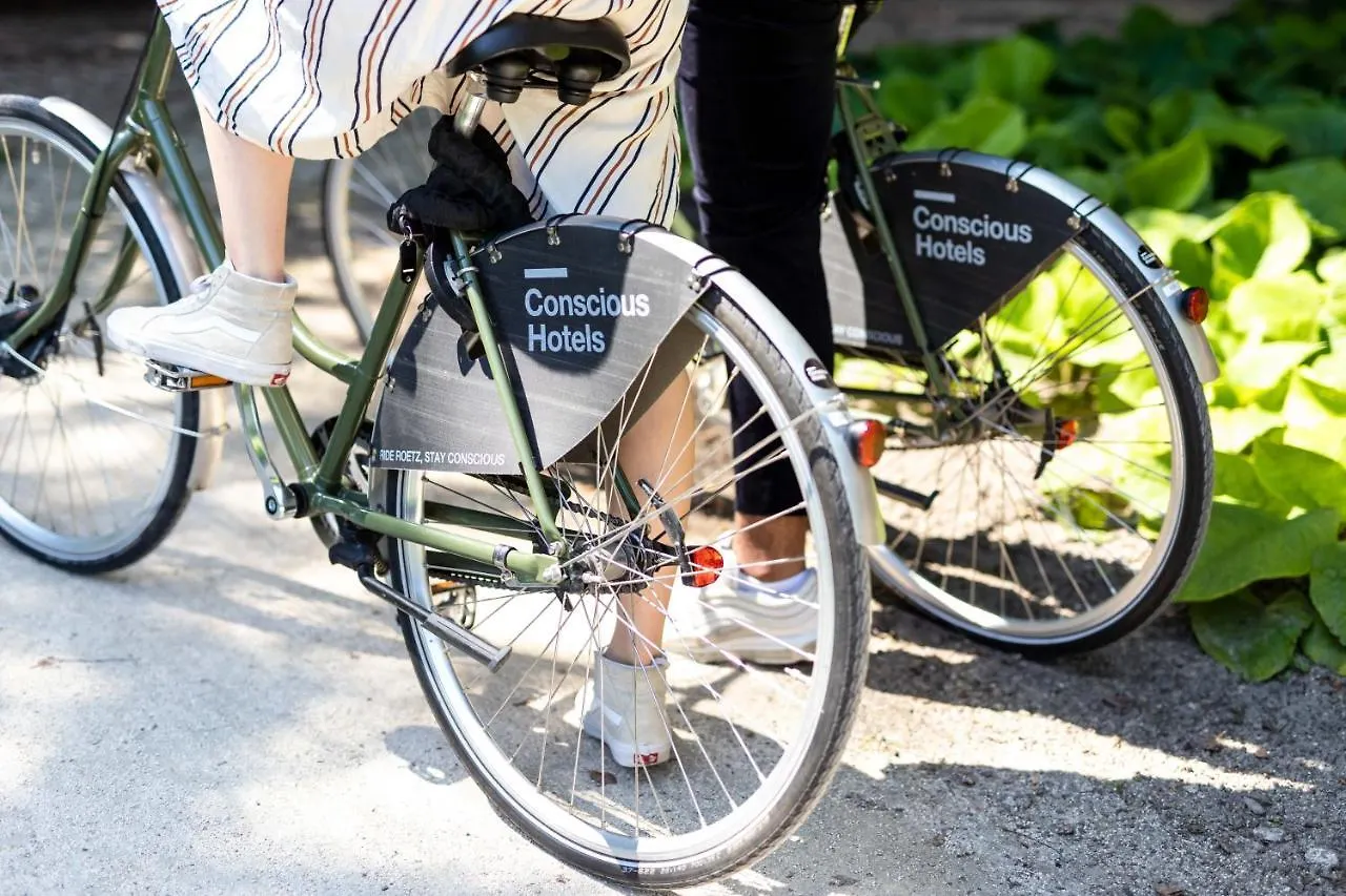 Conscious Hotel The Tire Station Амстердам 3*,